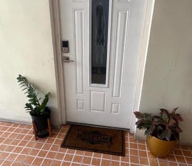 Eden Gardens Apartment | Cozy Stylish Apt New Kingston