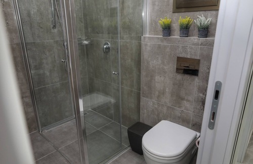 Haifa Apartment | Cozy & stylish. Close to Baha'i gardens and German colony