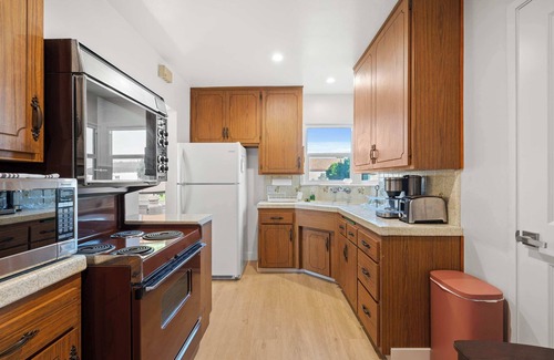 El Monte House | Cozy & Stylish Home Spacious, Fully Equipped Stay