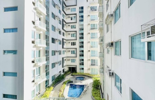 Iloilo Apartment | Cozy & Stylish Stay with Pool Access in Iloilo