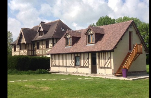 Saint-Etienne-la-Thillaye House | Cozy suite, spacious and quiet. Ideal location