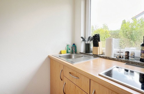 Munchen District Apartment | Cozy suite for 2 | Balcony | Kitchen | Parking | Quiet