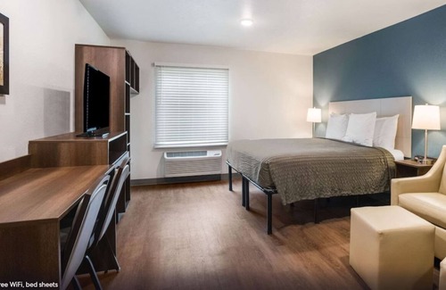 Sulphur Apartment | Cozy Suites with Kitchens
