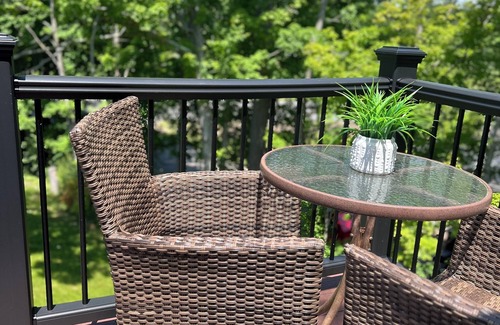 Rollinsford Apartment | Cozy sunlit apartment steps from downtown Dover. Parking included