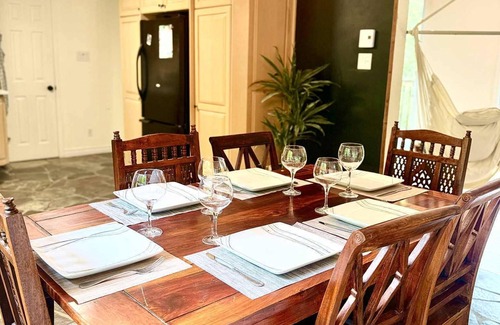 Sainte-Adele House | Cozy, Sunlit Family Retreat in Sainte-Adèle – Near Ski, Trails & Spa!