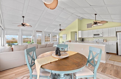 Point Lookout Cottage | Cozy Sunrise Waterfront 2-bedroom Cottage & Dock. Serene Point Lookout/Scotland