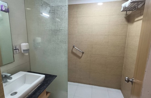 Rajarhat Apartment | Cozy Super Deluxe Studio with Full Kitchen