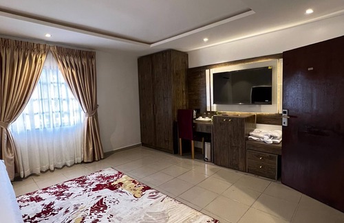 Port Harcourt Hotel | Cozy Superior Suite