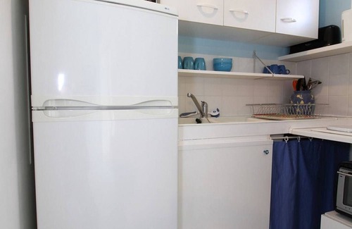 Balaruc-les-Bains Apartment | Cozy T1 Apartment with Garage - Quiet Area, South-Facing Loggia, Fully Equipped - Balaruc-les-Bains