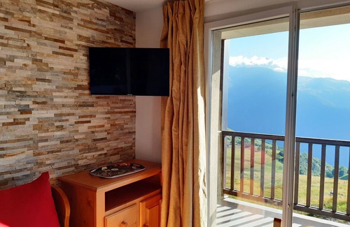 Peyragudes Apartment | Cozy T2 for 6 with ski access, balcony, washer in Peyragudes