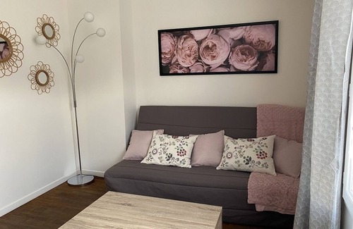 La Roche-Posay Apartment | Cozy T2 in La Roche-Posay, Near Free Parking & Connétable Thermes, WiFi Included