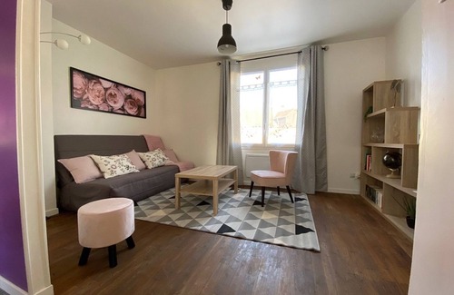 La Roche-Posay Apartment | Cozy T2 in La Roche-Posay, Near Free Parking & Connétable Thermes, WiFi Included