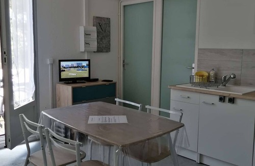 Port Leucate Villa | Cozy T2 Villa in Port Leucate - Beach 350m, Sleeps 4, Terrace, TV, Shops Nearby