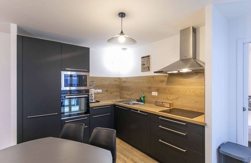 Cauterets Apartment | Cozy T3 Apartment in Cauterets, Sleeps 8, Balcony & Ski Nearby