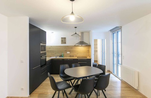 Cauterets Apartment | Cozy T3 Apartment in Cauterets, Sleeps 8, Balcony & Ski Nearby
