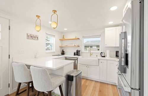 South Tacoma House | Cozy Tacoma Bungalow- newly remodel 2br+1ba home, 3.3miles to Tacoma Dome