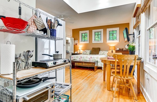 Old Seminole Heights Apartment | Cozy Tampa Studio - Walk to Riverfront Parks!