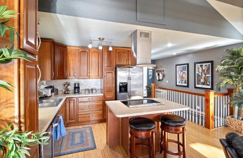 Osage Beach House | Cozy Tan-Tar-A Vacation Home on Golf Course & Lake View