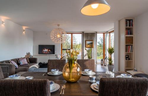 Jirin Villa | Cozy terraced house with infra sauna and parking