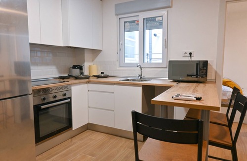 Villaverde Apartment | Cozy three-bedroom apartment with balcony in Villaverde