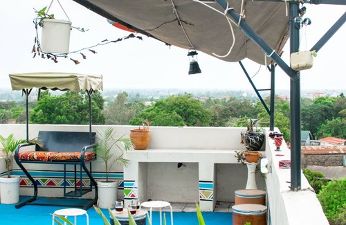 Kisumu House | Cozy Three Bedroom With Colorful Terrace