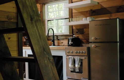 Lawrence County Cabin | Cozy Tiny Home in Middle Tennessee with AC and high speed internet