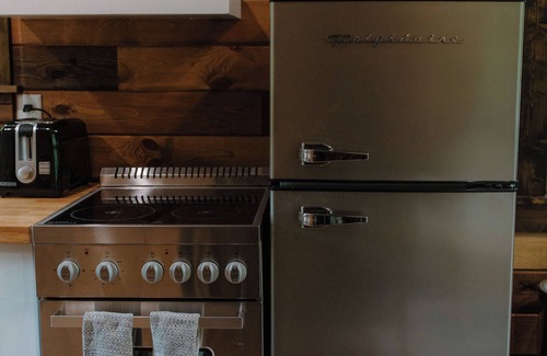 Lawrence County Cabin | Cozy Tiny Home in Middle Tennessee with AC and high speed internet