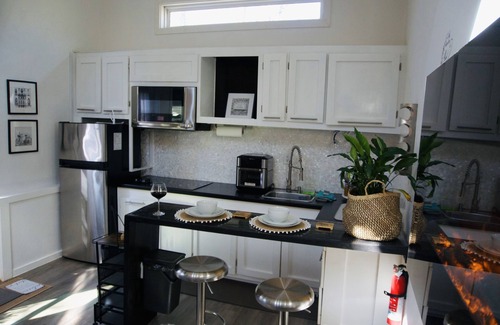 Athens Apartment | Cozy tiny house 10 min. from UGA.