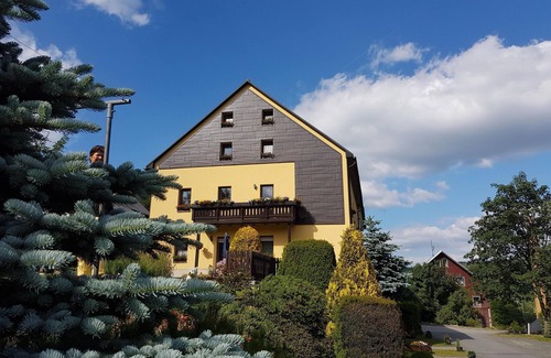 Oberwiesenthal Condo | Cozy top floor apartment in Oberwiesenthal in the beautiful Ore Mountains