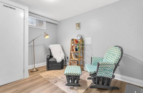 Paris House | Cozy Town Retreat LowerUnit with Deck Area and BBQ