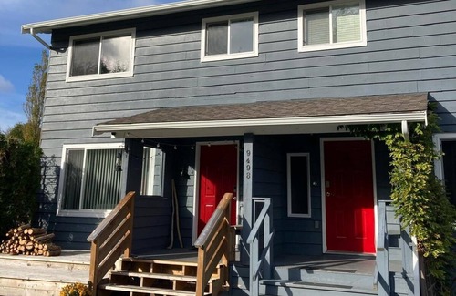 Port Hardy House | Cozy Townhome in Port Hardy