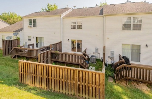 Christiansburg House | Cozy Townhome in Christiansburg. 12 mins to Virginia Tech