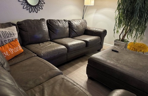 North Arlington House | Cozy townhome in welcoming Arlington with fitness room, AC, WiFi