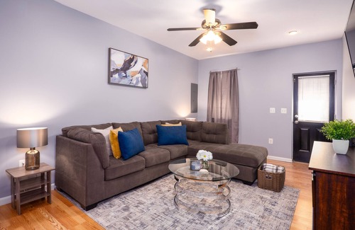 Downtown Baltimore House | Cozy townhome near Stadium/ Camden Yards/Inner Harbor