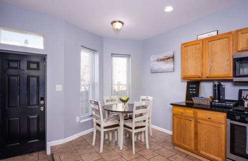 Downtown Baltimore House | Cozy townhome near Stadium/ Camden Yards/Inner Harbor