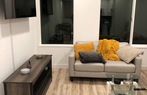 North Delridge House | Cozy townhome with 1 bedroom and WiFi, AC in enjoyable Seattle