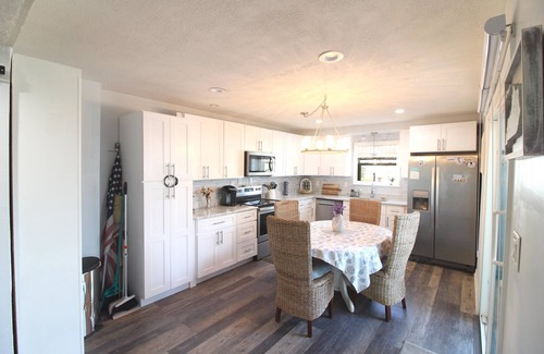 Pensacola Beach Condo | Cozy Townhouse Steps to the Beach-Boardwalk A28