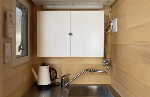 Miura House | Cozy trailer house overlooking the ocean.