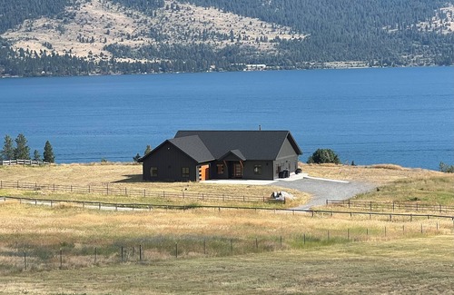 Elmo House | Cozy, Tranquil, & Stunning Lake View Home with Hot Tub, Sauna, and Outdoor Fun!