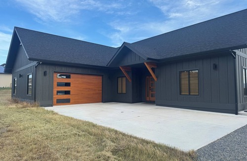 Elmo House | Cozy, Tranquil, & Stunning Lake View Home with Hot Tub, Sauna, and Outdoor Fun!