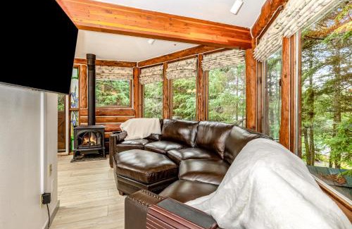 Girdwood House | Cozy Tree & Ski House