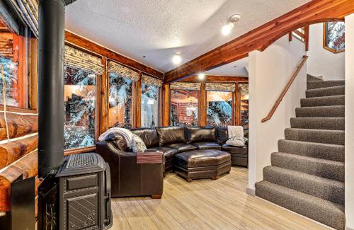 Girdwood House | Cozy Tree & Ski House