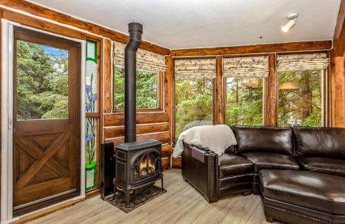 Girdwood House | Cozy Tree & Ski House