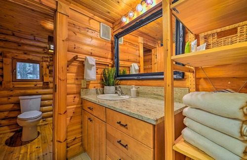 Truckee Cabin | Cozy Truckee Cabin w/ Sauna: 11 Mi to Sugar Bowl!