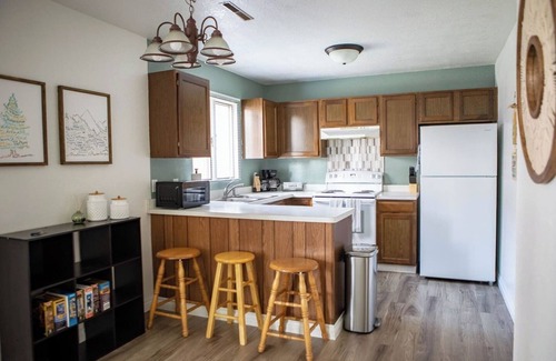 Great Falls Apartment | Cozy Twin Pines Apartment-Great Falls