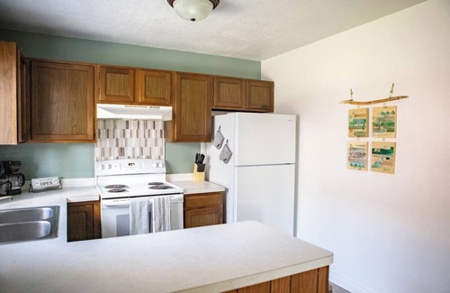Great Falls Apartment | Cozy Twin Pines Apartment-Great Falls