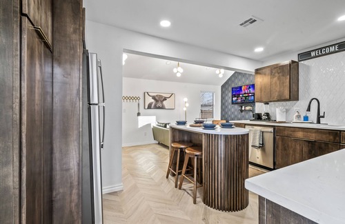 Broken Arrow House | Cozy two bedroom charmer close to Downtown BA