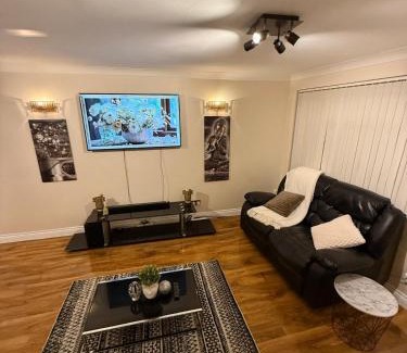 East Wickham House | Cozy Two Bedroom in Welling