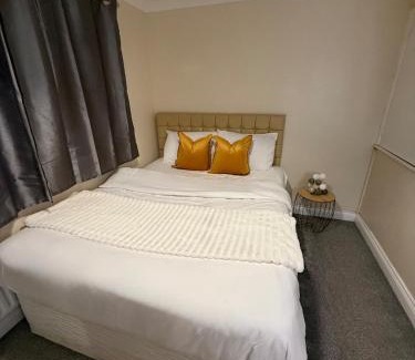 East Wickham House | Cozy Two Bedroom in Welling
