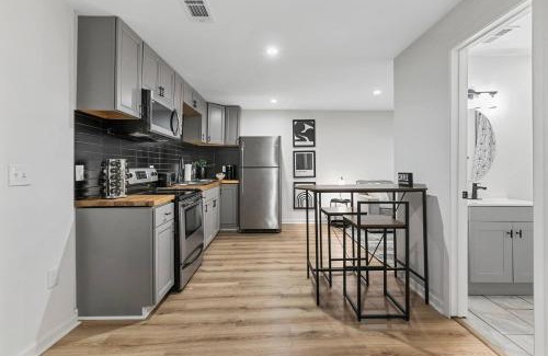 Clarkdale Apartment | Cozy Unique 1 bed room with Free parking